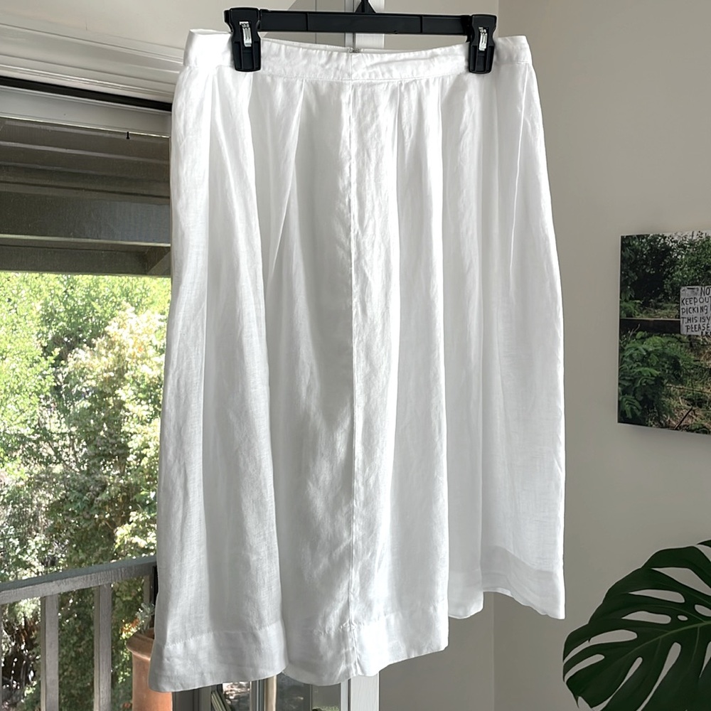 Velvet by Graham & Spencer white pleated linen skirt
